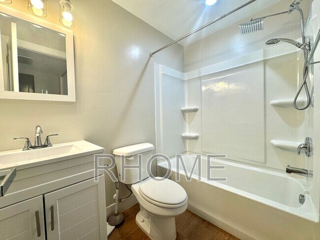 Building Photo - 13567 Florenza Way
