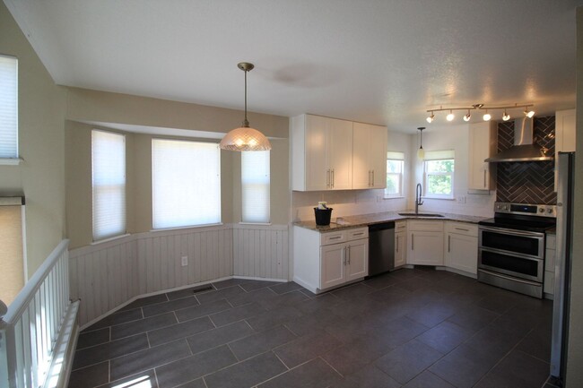 Building Photo - Incredible Home in Southeast Fort Collins