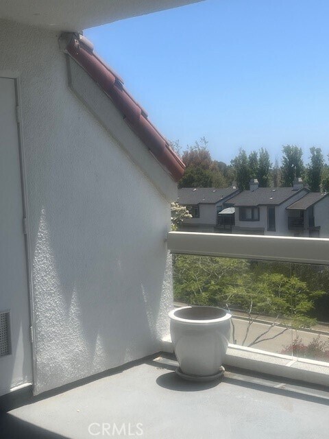 Building Photo - 44 Terra Vista