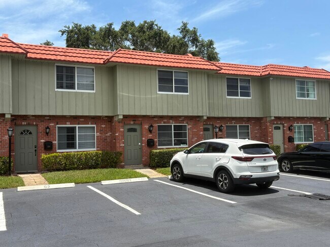 Building Photo - 113 NE 20th Ct