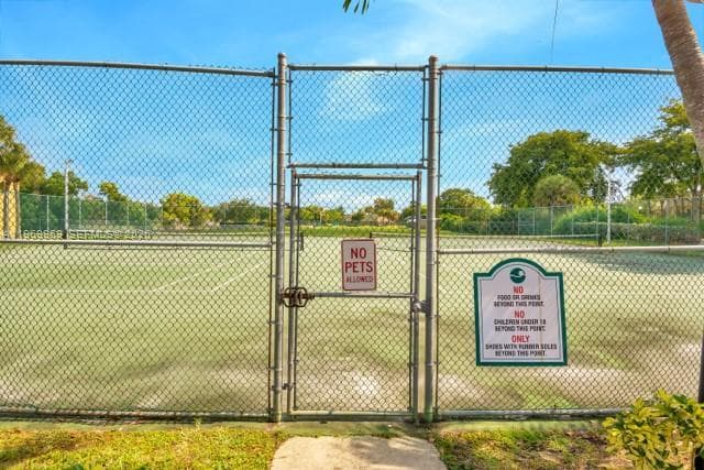 Building Photo - 1825 Meadows Cir W