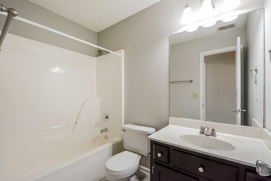 Building Photo - 6202 Morgan Manor Cove