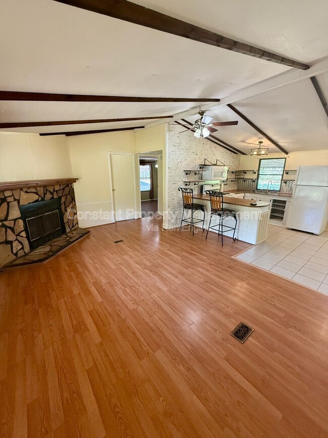 Building Photo - 491 Johnny Cut Rd