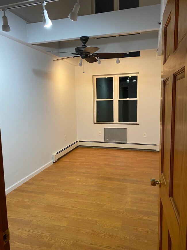 Building Photo - 3059 38th St