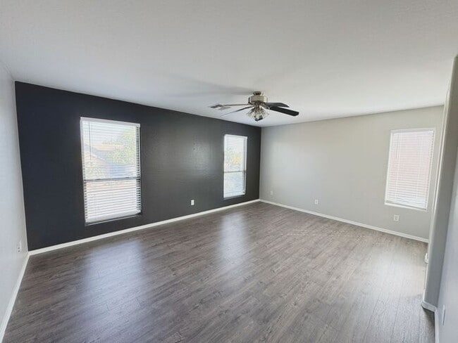 Building Photo - 4BR / 2.5BA Home with Expansive Lot – 2-Car Garage, Community Pools & Golf