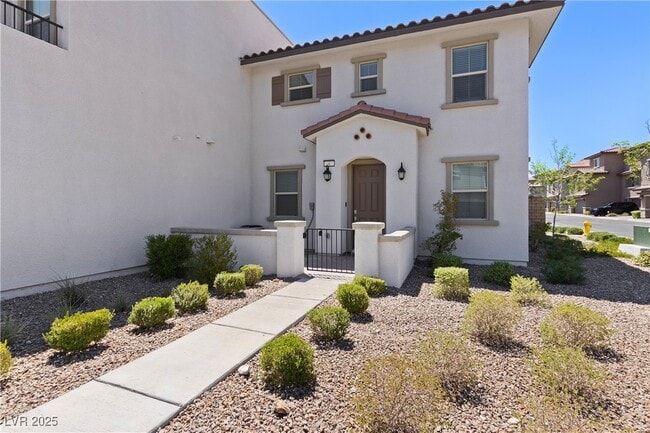Building Photo - 4 Lomita Heights Dr
