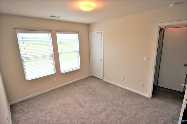 Building Photo - 269 Bermuda Lakes Dr