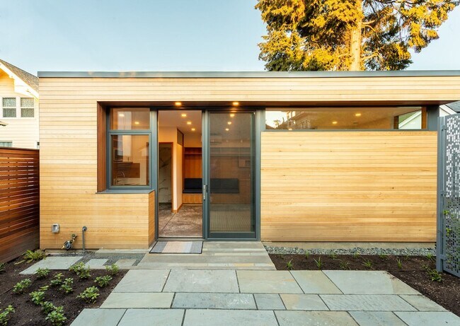 Building Photo - Modern, Standalone Studio in NE Portland R...