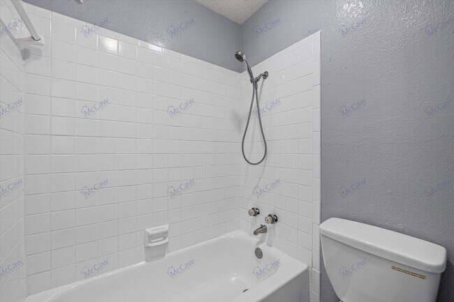 Building Photo - 2913 Green Ridge St