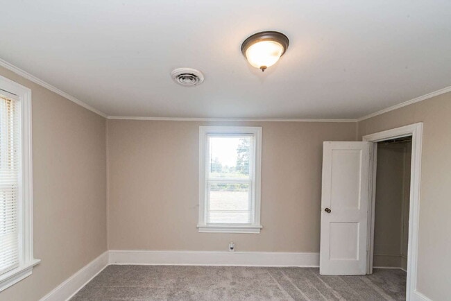 Building Photo - Charming 2-Bedroom Home in Smithfield!