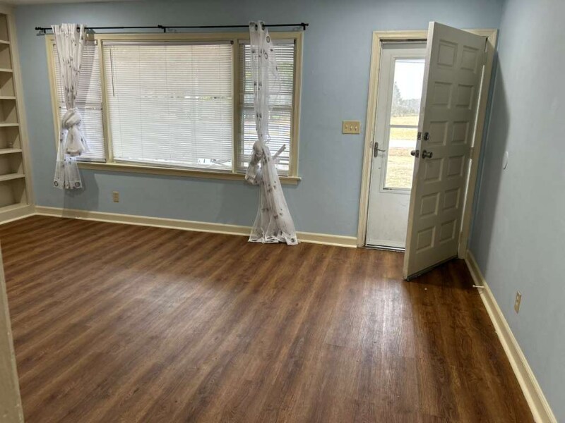 Building Photo - 4309 E Rd