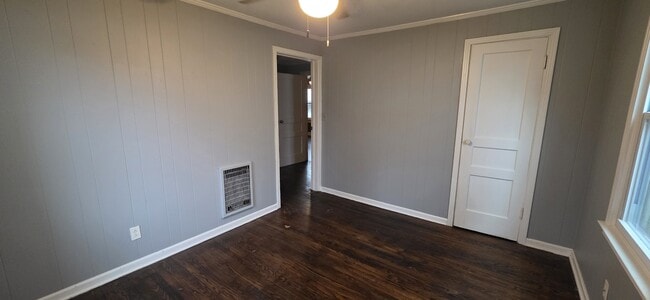 Building Photo - 810 E Vine St