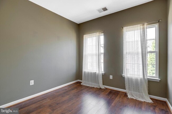 Building Photo - 4527 English Holly Dr