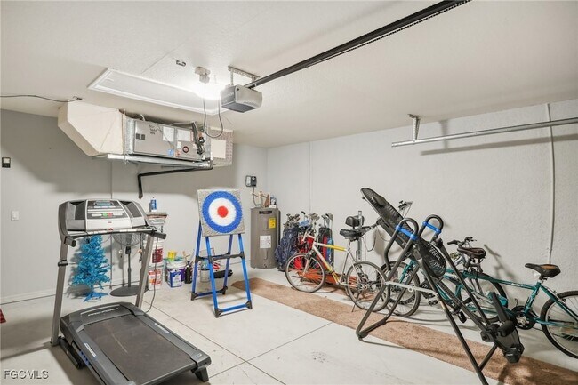 Building Photo - 940 Belmont St E