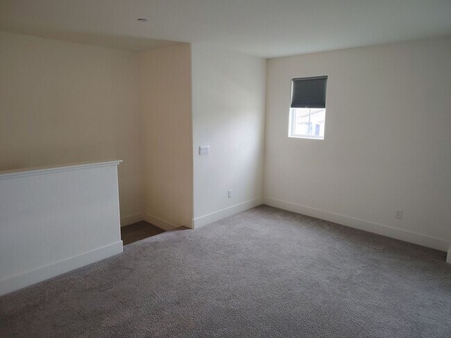 Building Photo - Spacious 5-Bedroom, 4-Bathroom House with Mother-in-Law Suite in SE Bakersfield