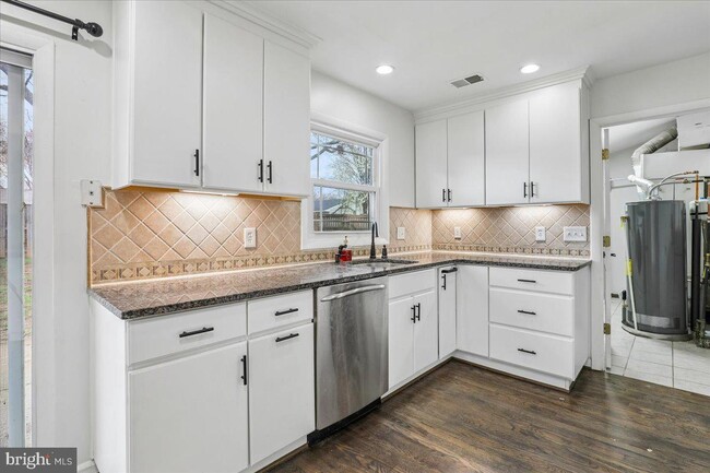 Building Photo - 13228 Pleasantview Ln