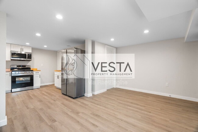 Building Photo - 2383 Dutch Cove Rd