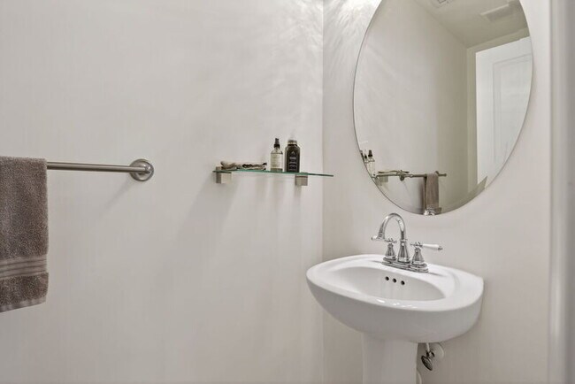 Building Photo - 207 Hearthstone Rch