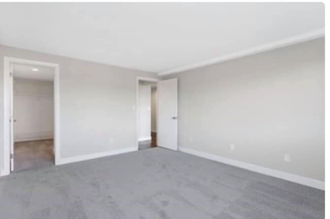 Building Photo - 3 Stonehill Dr