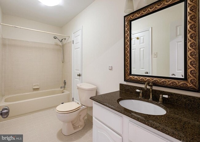 Building Photo - 11 Treaty Dr