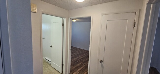Building Photo - "Charming 3-Bed Duplex with Cozy Fireplace...