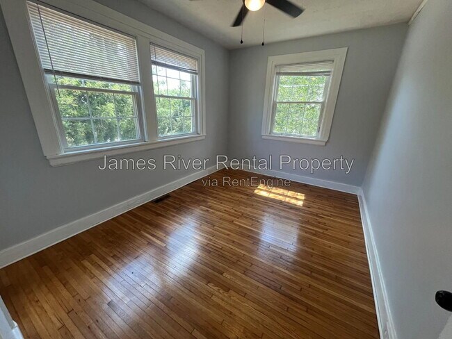 Building Photo - 900 Dearing St