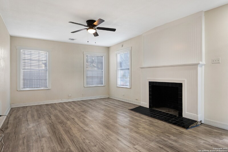 Building Photo - 2228 W Huisache Ave