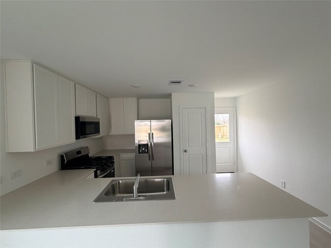 Building Photo - 29655 Knollwood Bay Rd