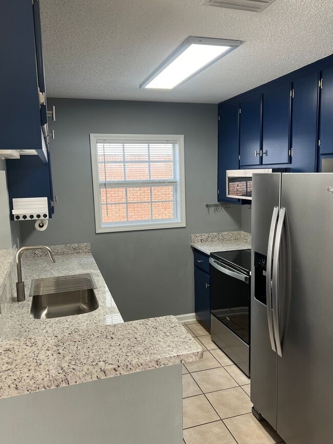 Building Photo - 107 S Spring View Dr