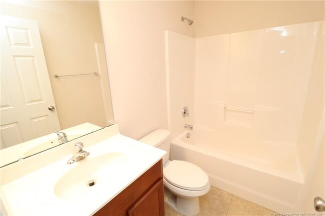 Building Photo - 619 Sealine Dr