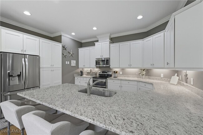 Building Photo - 9475 Isla Bella Cir