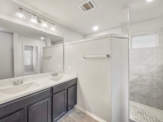 Building Photo - 9714 Marbach Hl