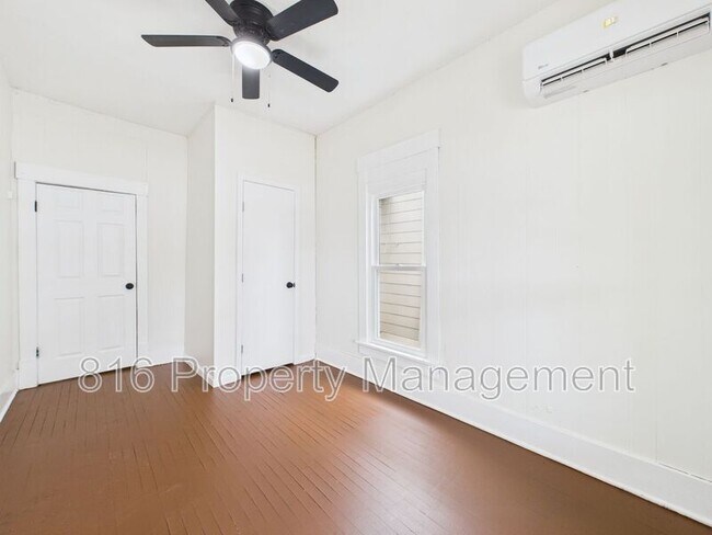 Building Photo - 411 Main St