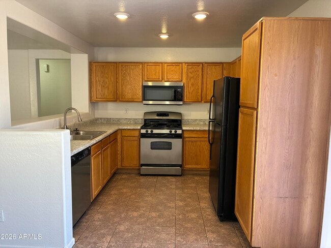 Building Photo - 6027 W Encinas Ln