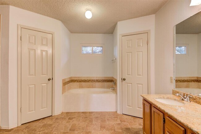 Building Photo - 8406 La Naranja Cove