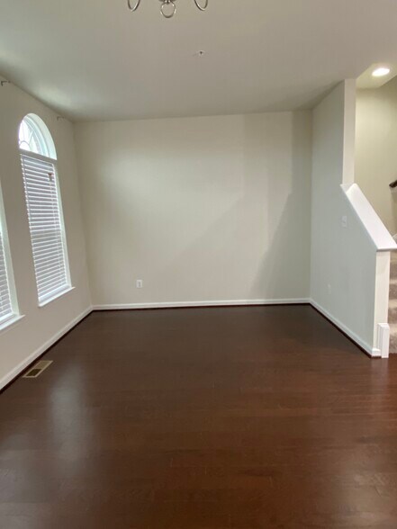 Building Photo - 6307 Posey St