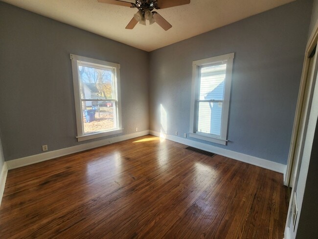 Building Photo - Charming 2 bedroom, 1 bathroom home