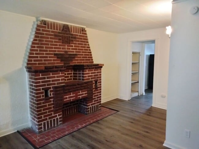 Building Photo - 3 Bedroom/1.5 Bathroom House in Allentown!