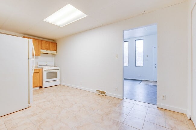 Building Photo - 705 Brownsville Rd