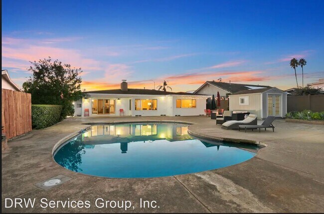 Building Photo - 3 br, 2 bath House - 6047 Soledad Mountain...