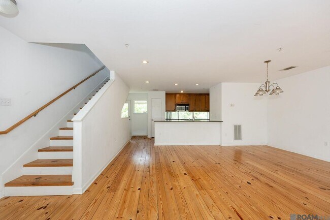 Building Photo - 1720 Nicholson Dr