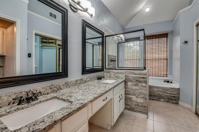 Building Photo - 7700 Windmere Ct