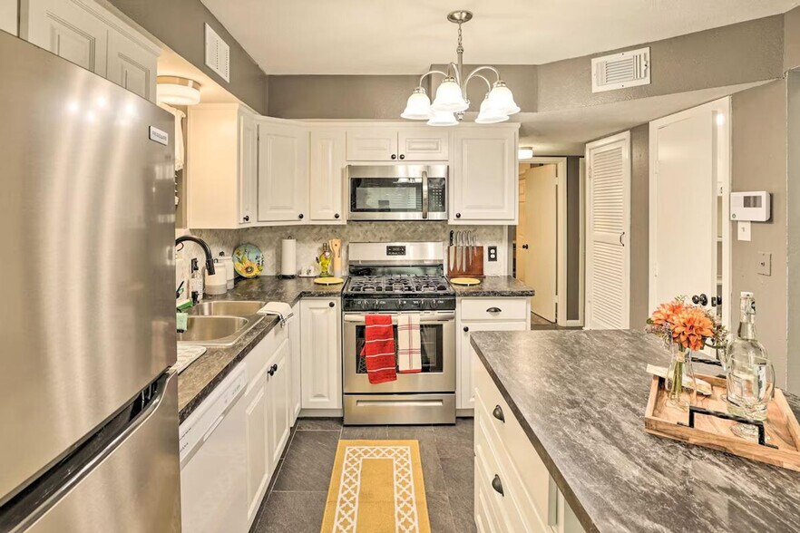 Building Photo - 4629 Fletcher Ave