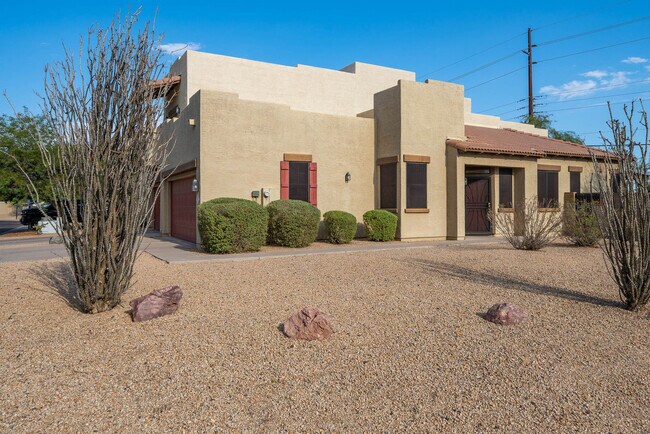 Building Photo - 3422 E University Dr