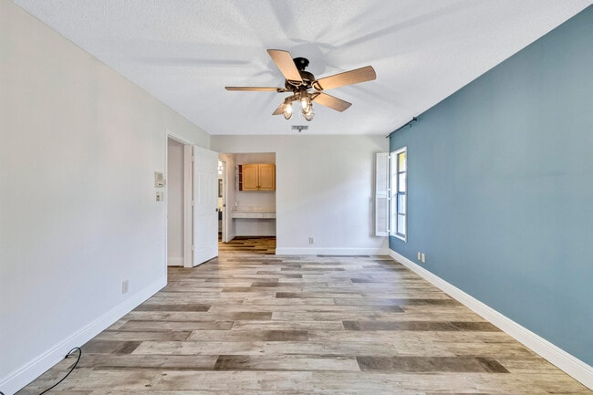 Building Photo - 2075 NW 15th Pl