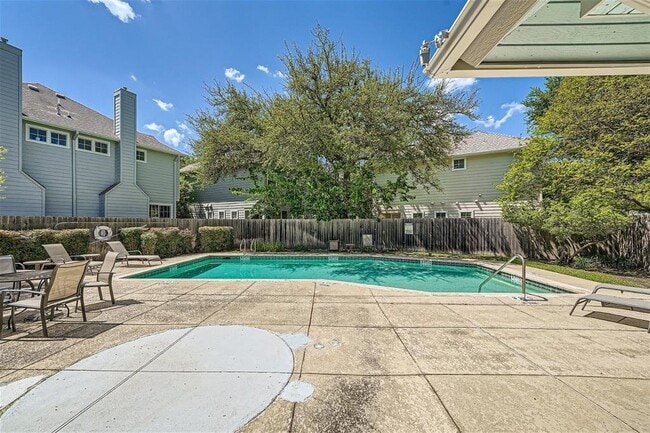 Building Photo - 8518 Cahill Dr