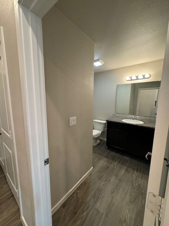 Building Photo - Upland Heights- 7047