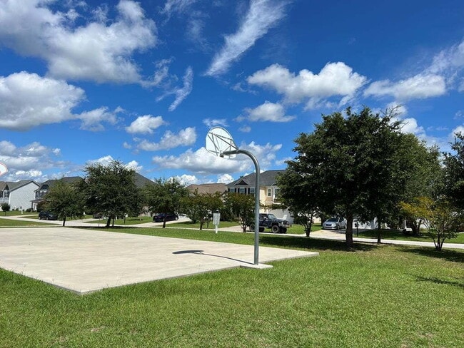 Building Photo - Great Townhome!