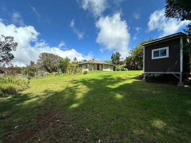Building Photo - Piiholo Country Home