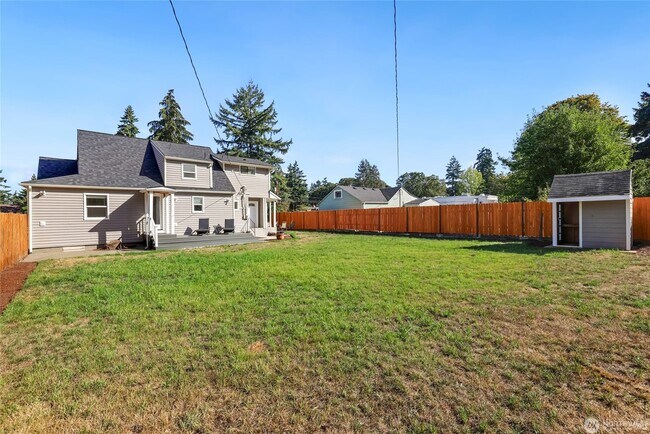 Building Photo - 9104 Highland Ave SW